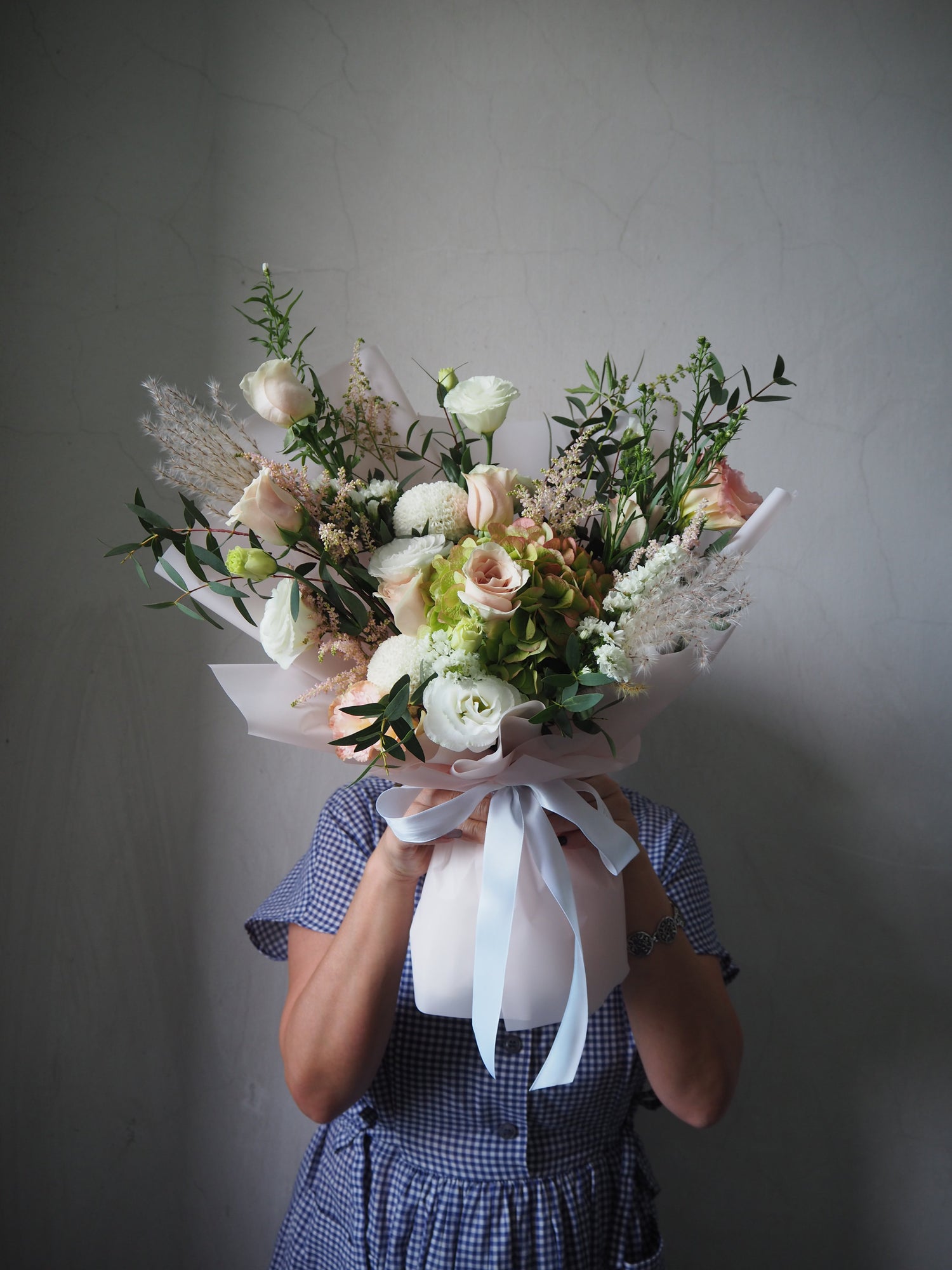What Flowers to Send for a Birthday in Singapore (And How to Get Them There the Same Day)